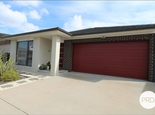 4 Edna Thompson Crescent, Casey, ACT 2913