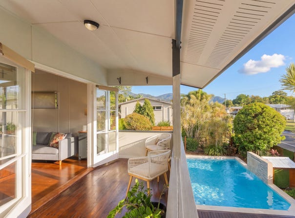 81 Clarke Street, Manunda, Qld 4870