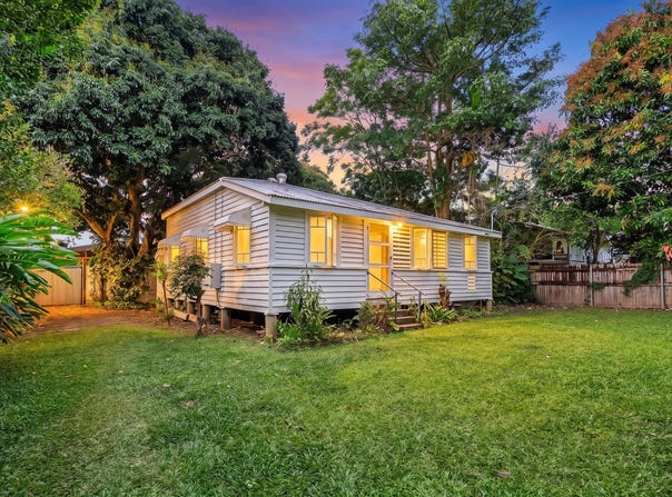 27 Grogan Street, Mossman, Qld 4873
