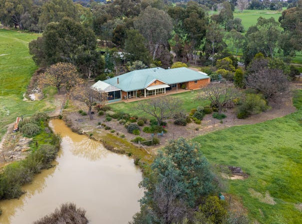 25 McNamara Road, Toolamba, Vic 3614