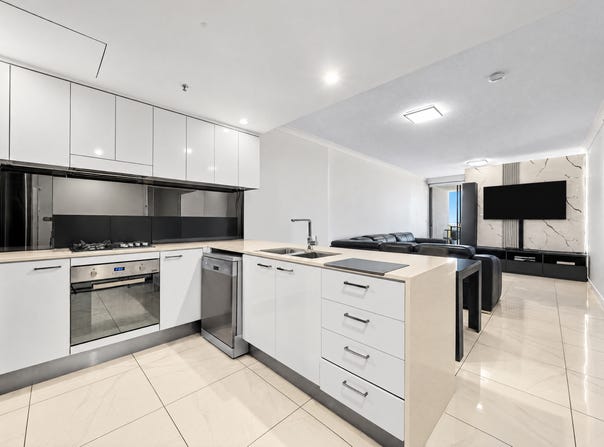 3904/5 Harbour Side Court, Biggera Waters, Qld 4216