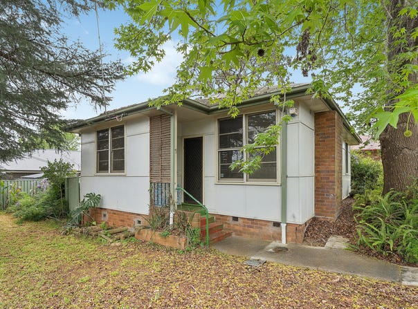 1 Burrawong Crescent, Elderslie, NSW 2570