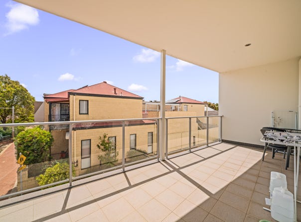 1/88 Lakeside Drive, Joondalup, WA 6027