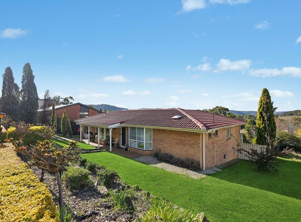 8 Hill Range Crescent, Lithgow, NSW 2790