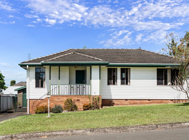11 McCool Street, Warilla, NSW 2528
