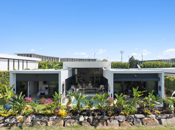2 The Boulevarde, Benowa, Qld 4217