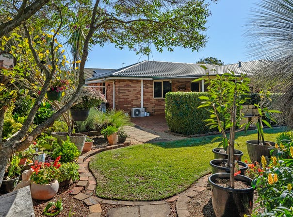 8 Grant Close, Middle Ridge, Qld 4350