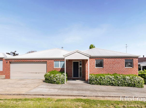 2/1 Whitta Street, Sebastopol, Vic 3356