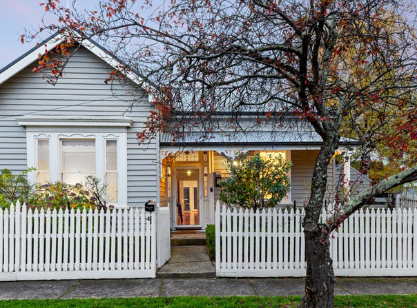 4 Oddie Street, Lake Wendouree, Vic 3350