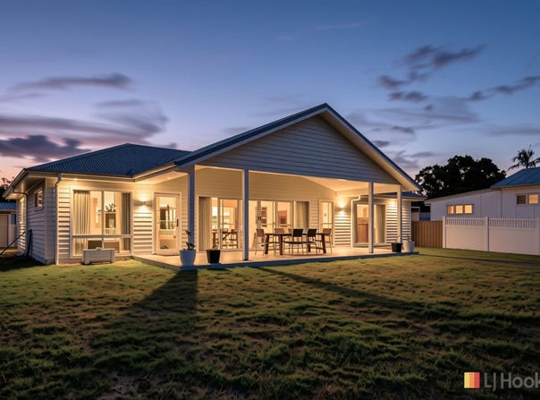 24 Kindt Street, Moore Park Beach, Qld 4670