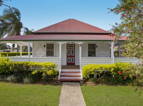 10 Videroni Street, Booval, Qld 4304
