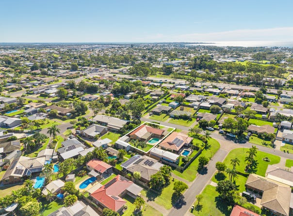 11 Cedar Crescent, Kawungan, Qld 4655