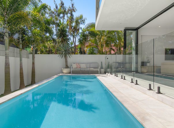 1/33 Fifth Avenue, Palm Beach, Qld 4221