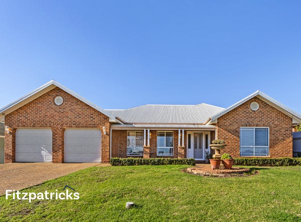 13 Kaloona Drive, Bourkelands, NSW 2650