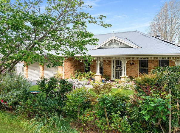 10 Plane Tree Close, Bowral, NSW 2576