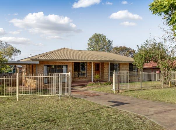 5 Champagne Crescent, Wilsonton Heights, Qld 4350