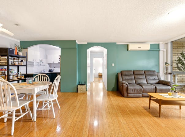 10/18 Queen Street, Southport, Qld 4215