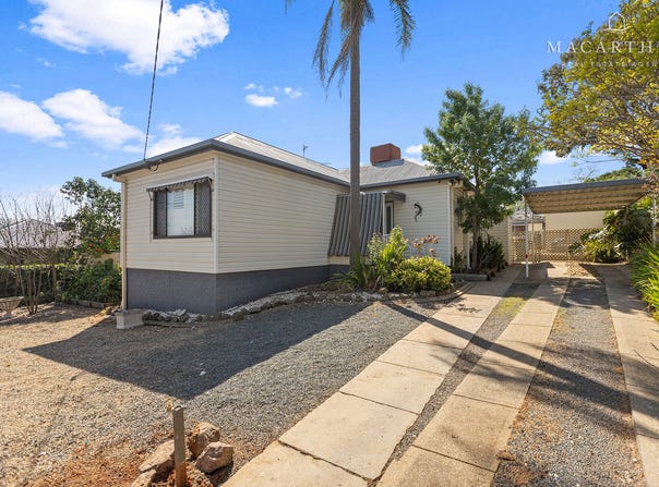 156 Macleay Street, Mount Austin, NSW 2650