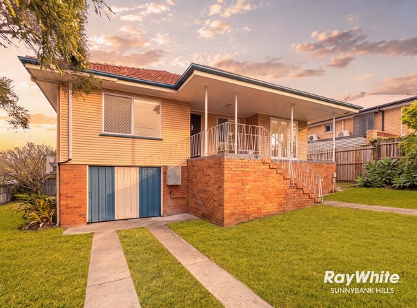 2 Walkers Drive, Balmoral, Qld 4171