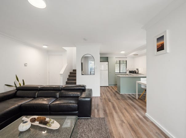 1/24 Gochean Avenue, Bentley, WA 6102
