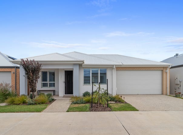 8 Stables Circuit, Clyde, Vic 3978