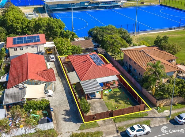1/102 Kumbari Avenue, Labrador, Qld 4215