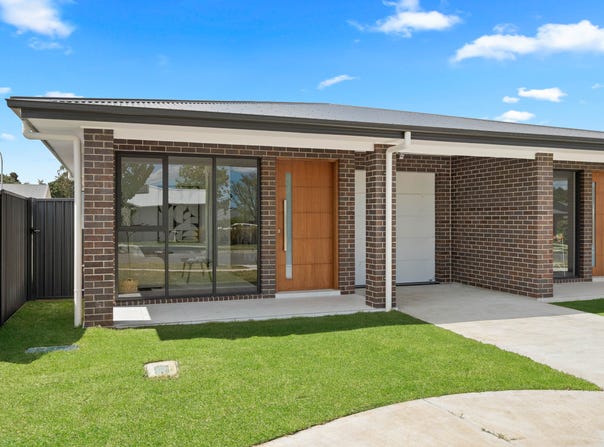 17a Wollondilly Avenue, Goulburn, NSW 2580