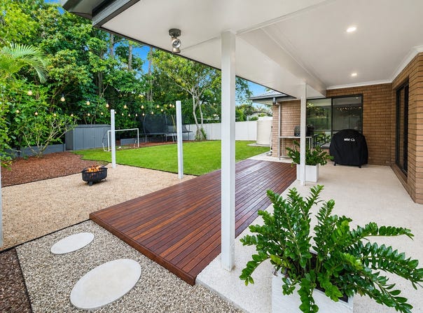 862 BEACHMERE ROAD, Beachmere, Qld 4510