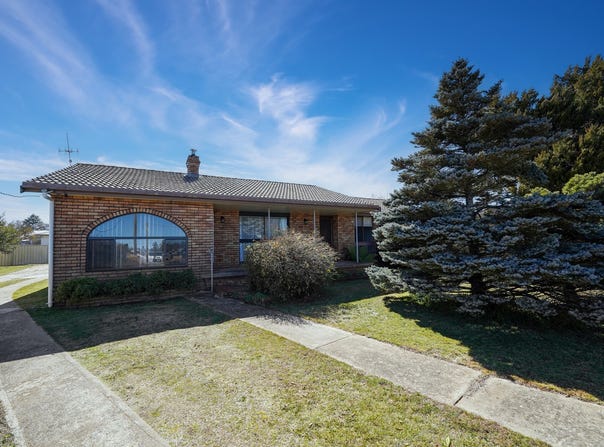 4 Coakes Street, Guyra, NSW 2365
