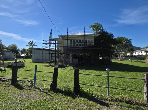 16 Murray Street, Tully, Qld 4854