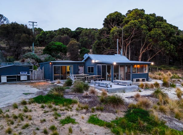689 West End Road, Leeka, Tas 7255