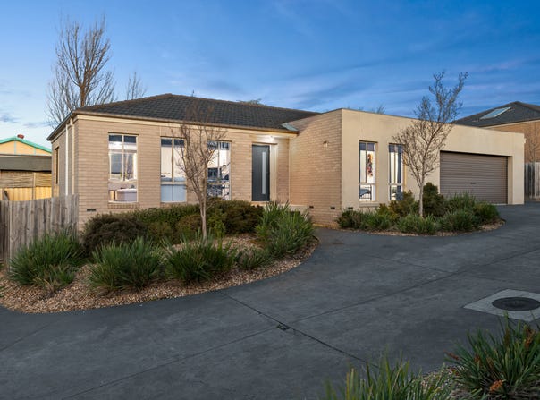 2/284 Pound Road, Hampton Park, Vic 3976