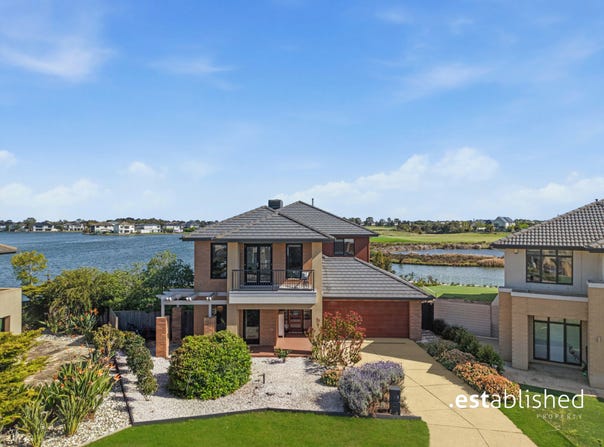 22 Watersedge Cove, Sanctuary Lakes, Vic 3030