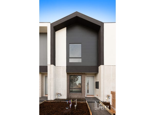 10 Molloy Walk, Woodstock, Vic 3751