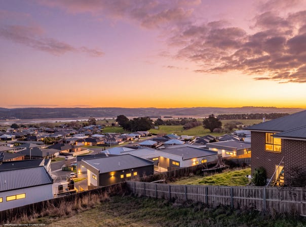 37 Roberts Crescent, Newnham, Tas 7248