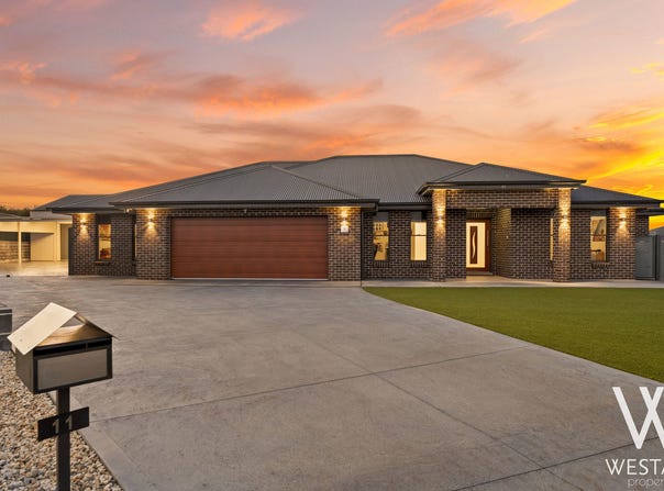 11 Morgan Place, Llanarth, NSW 2795