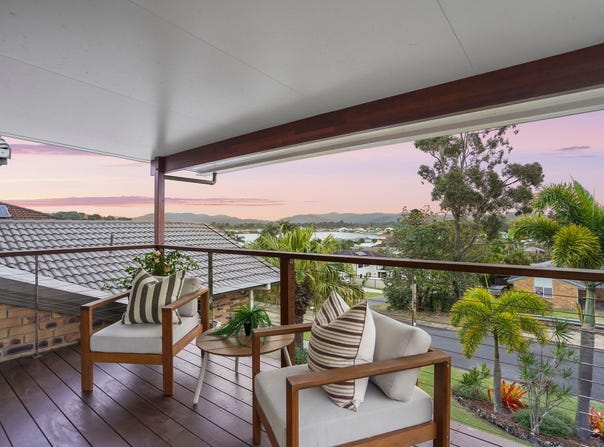 15 Darnel Street, Elanora, Qld 4221