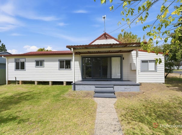 16 Rowan Avenue, Uralla, NSW 2358