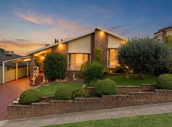 18 John Edgcumbe Way, Endeavour Hills, Vic 3802