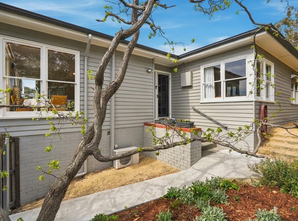 2 Bartlett Place, Lindisfarne, Tas 7015