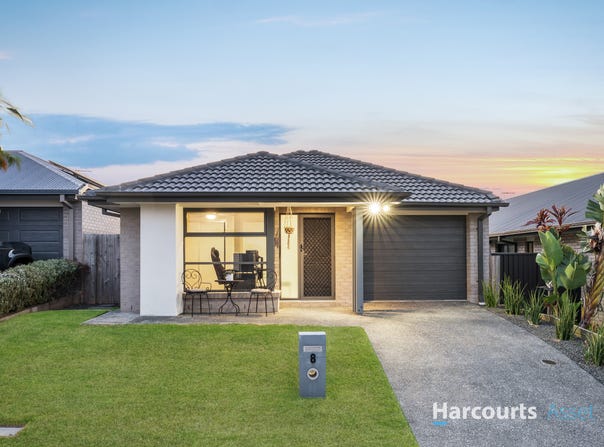 8 Mossman Place, South Maclean, Qld 4280