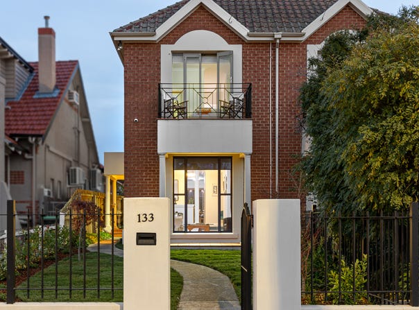 133 Wendouree Parade, Lake Wendouree, Vic 3350