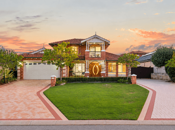 33 Silver Sands Drive, Iluka, WA 6028