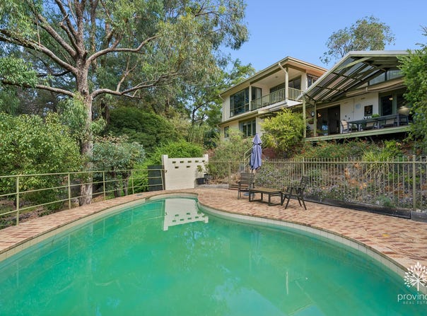 8 Echo Road, Kalamunda, WA 6076