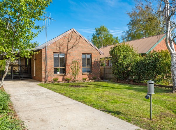 17A Wood Street, Woodend, Vic 3442