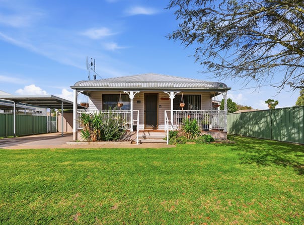 6 Binstead Street, Blayney, NSW 2799