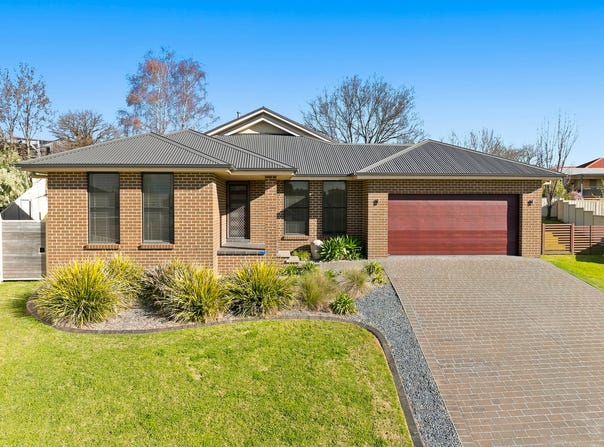 2 Maroney Close, Orange, NSW 2800