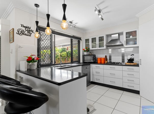 10 Wallaman Close, Waterford, Qld 4133
