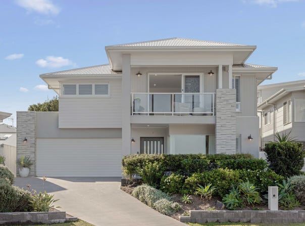 3 Foreshore Avenue, Lake Cathie, NSW 2445