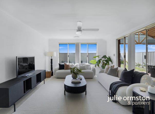 7 Bathurst Gardens, Darch, WA 6065